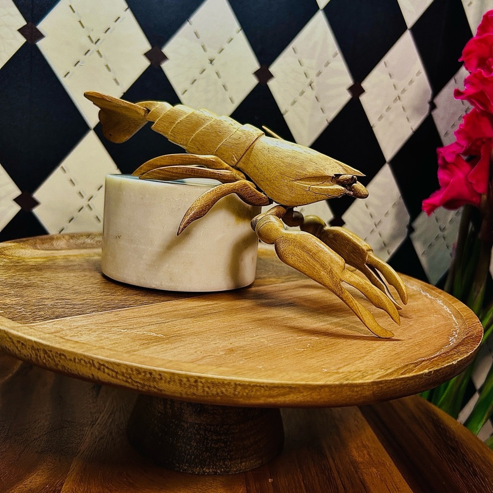 Vintage Hand-Carved Wooden Lobster Sculpture – Nautical Mid-Century Elegance - Picture 8 of 8